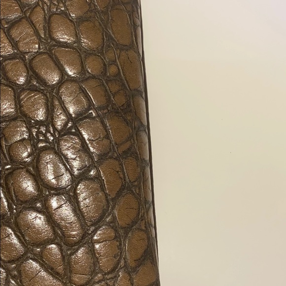 🌸Host Pick🌸New Leather crossbody/pouch - Picture 6 of 12